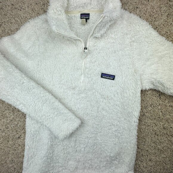 Patagonia Jackets & Blazers - Patagonia Women’s White Small Fuzzy Super Soft 1/4 Zip Pullover W Logo Outdoors